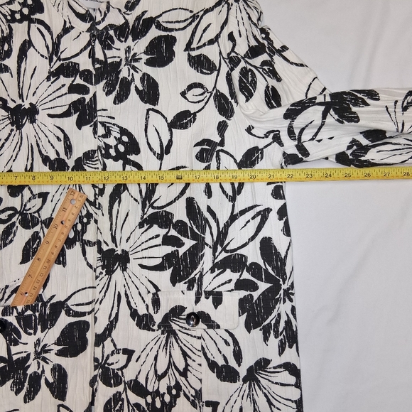 Alfred Dunner Black and White Floral Blazer Women  Size 18 - Picture 16 of 16